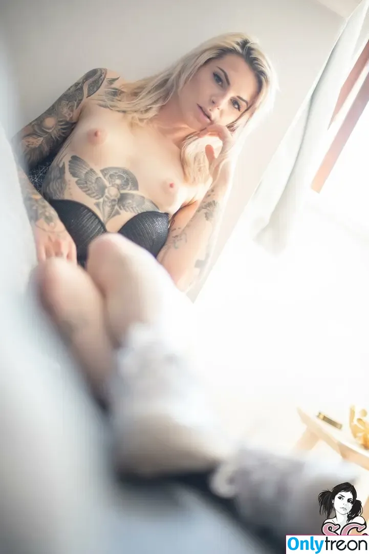mandeelou nude photo #0055 (mandeelousg)