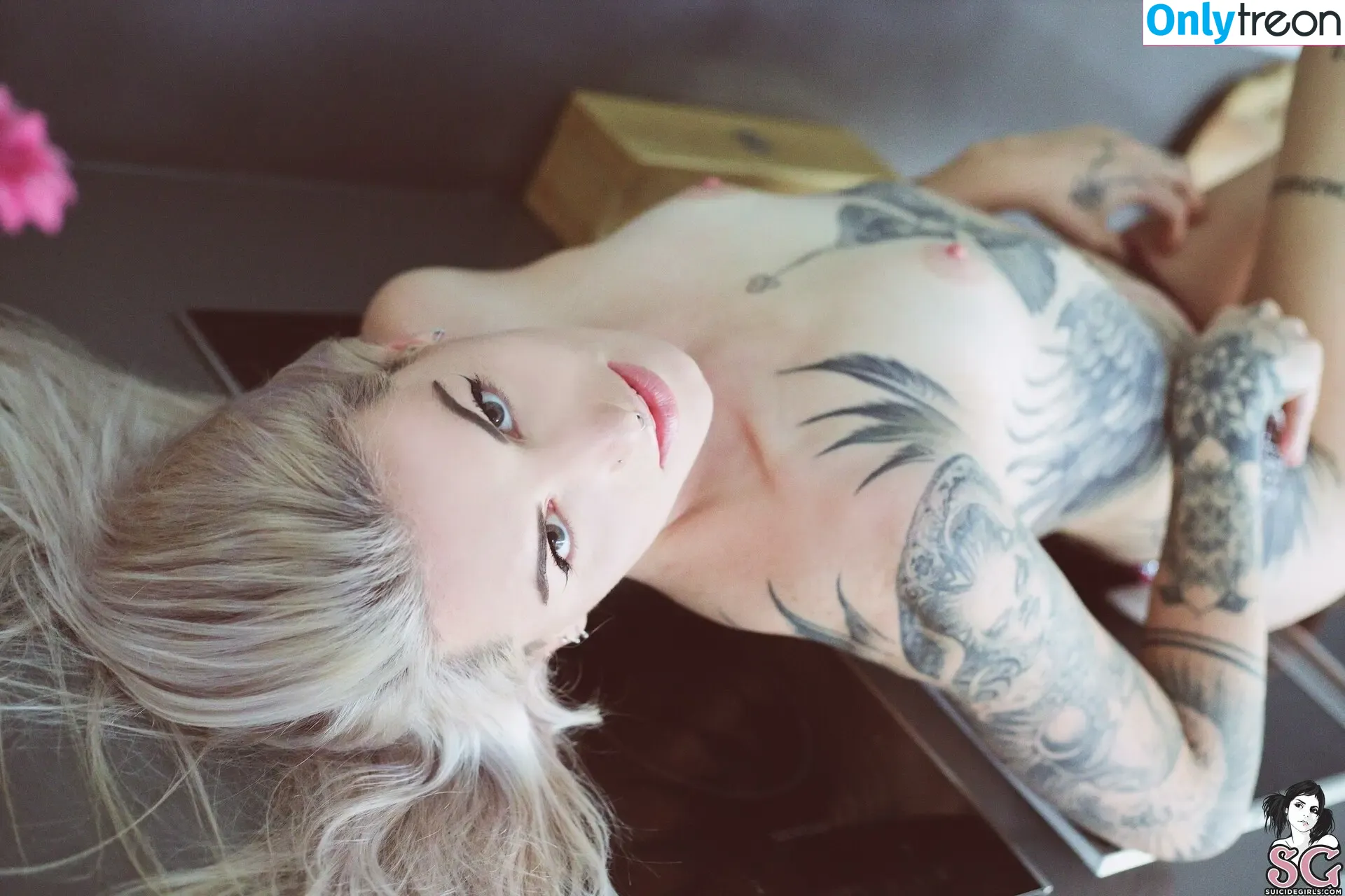 mandeelou nude photo #0221 (mandeelousg)