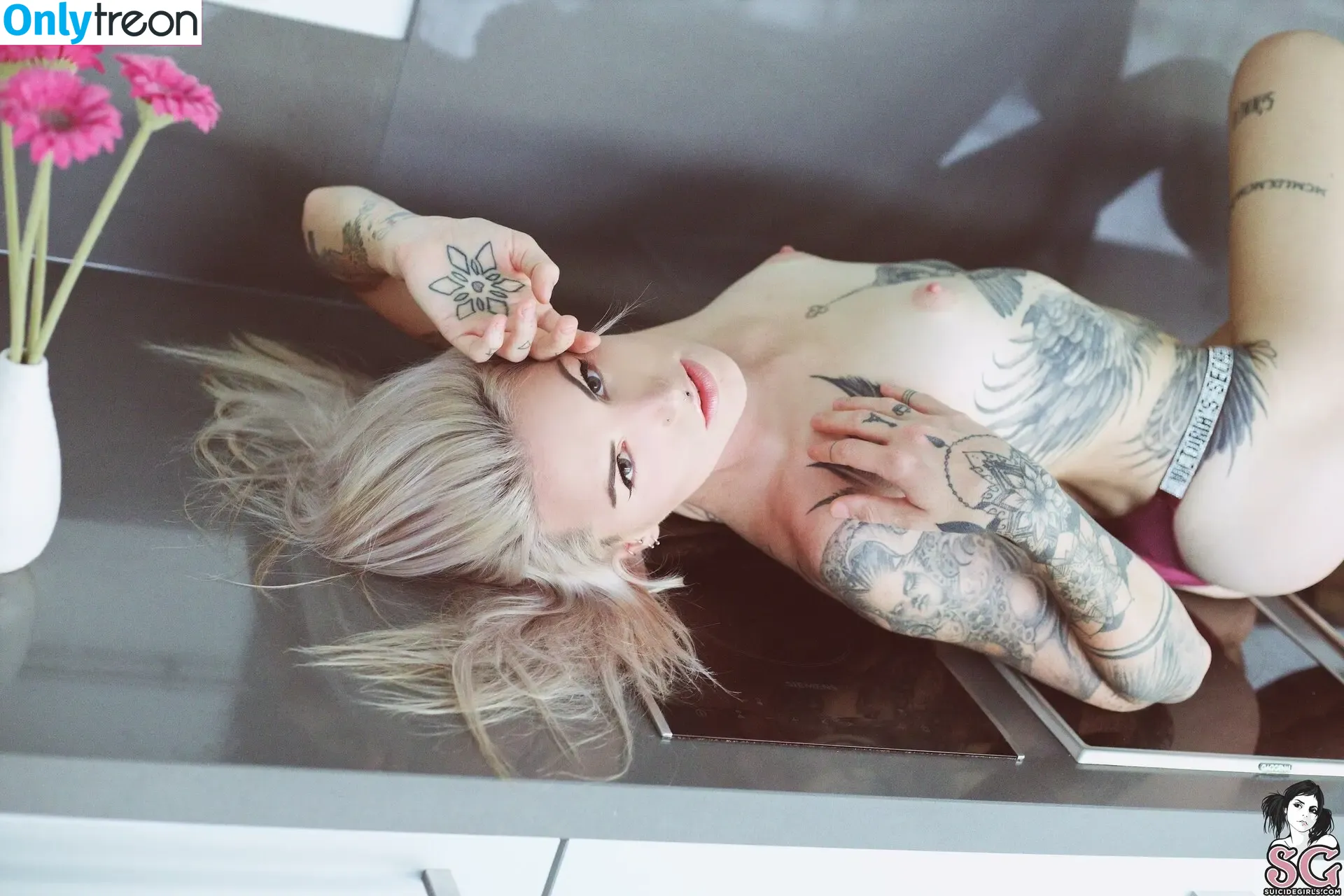 mandeelou nude photo #0223 (mandeelousg)
