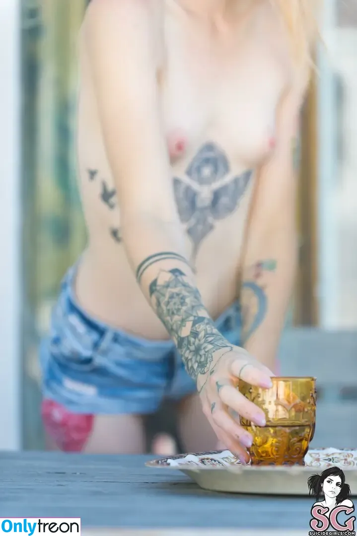 mandeelou nude photo #0324 (mandeelousg)