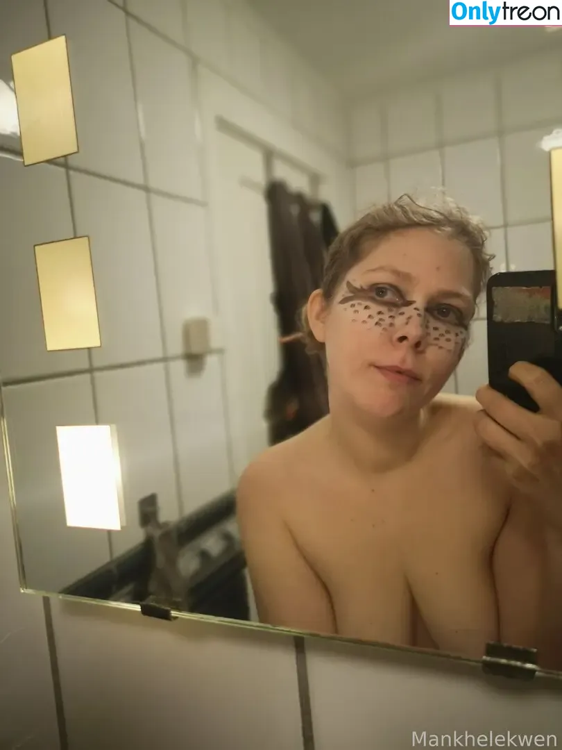Mankhelekwen nude photo #0163 (Mankhelekwen)