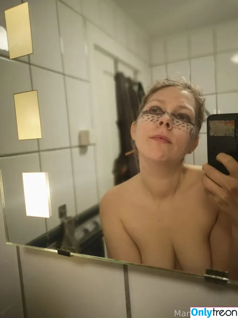 Mankhelekwen nude photo #0164 (Mankhelekwen)