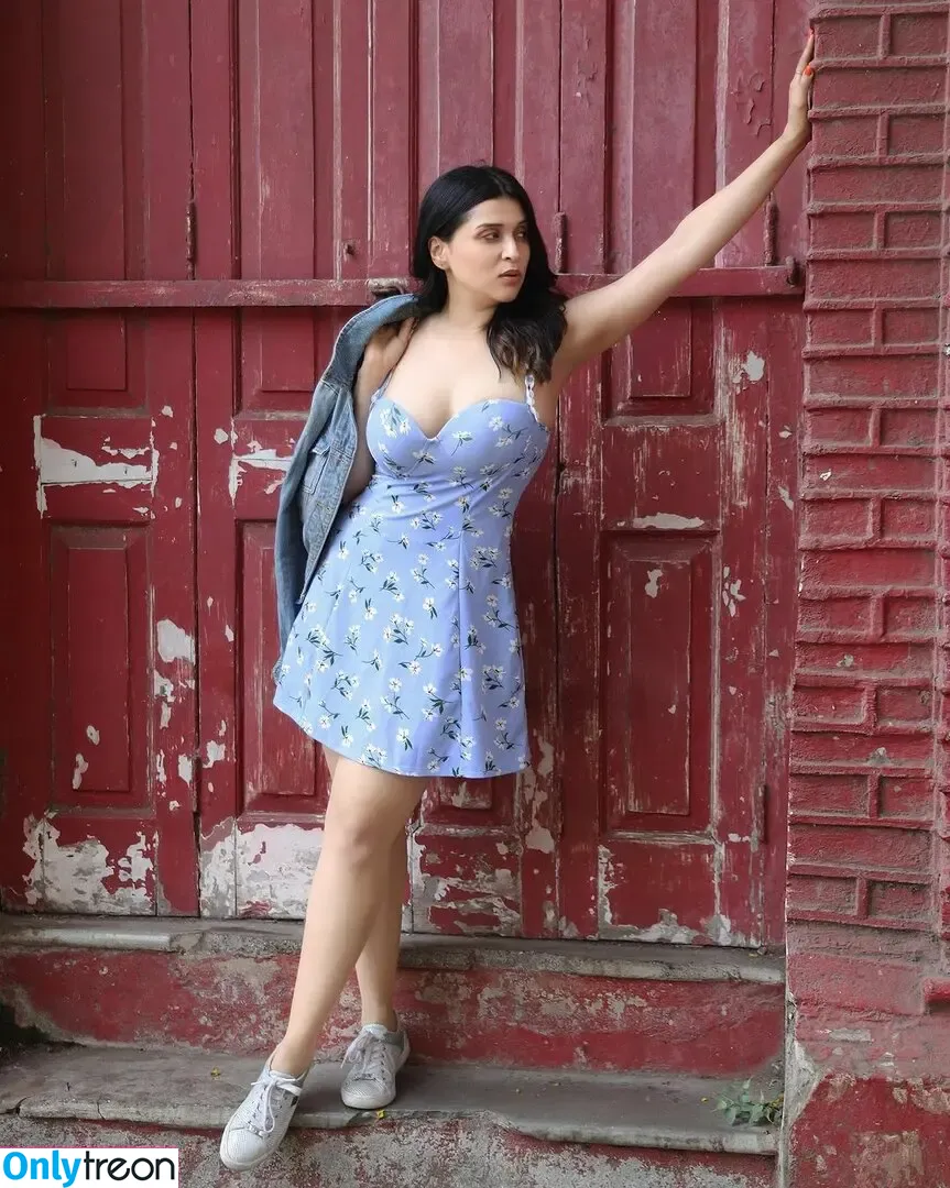 Mannara Chopra nude photo #0041 (memannara)