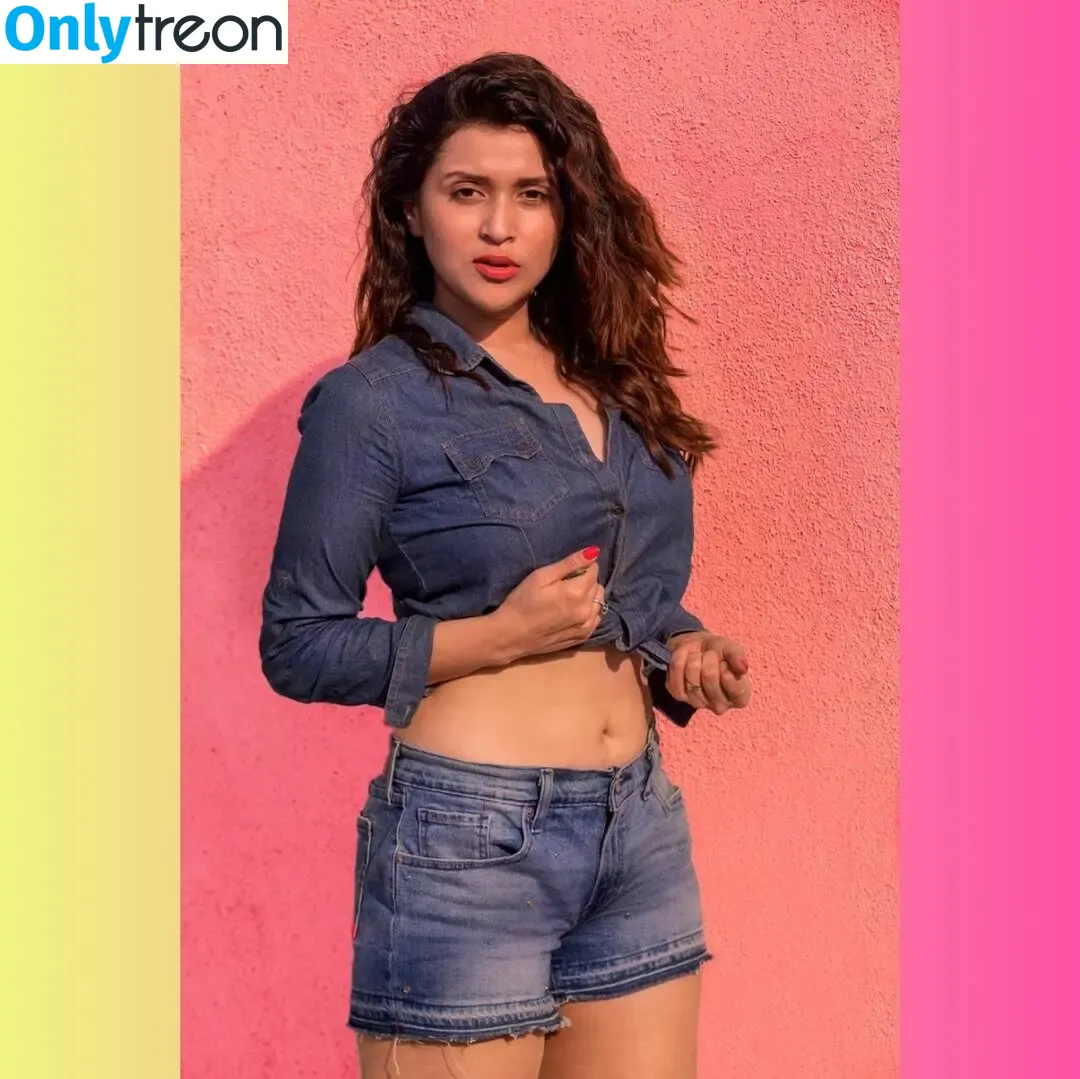 Mannara Chopra nude photo #0045 (memannara)
