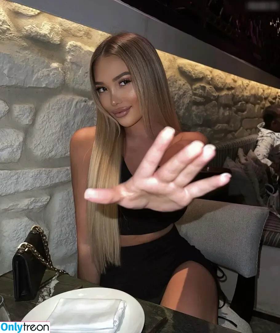 Manuela Milinkovic nude photo #0001 (_manuelaaaaa)