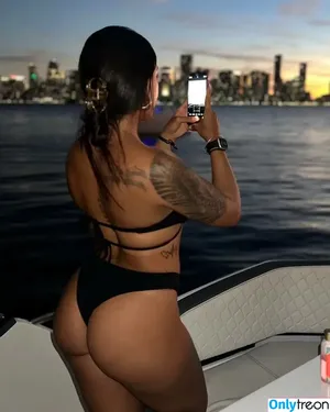 Manuela Pareja / letsdoonlyfans / manuparejac nude photo #0010