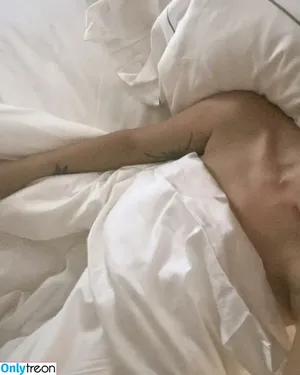 Maren Morris / marenmorris nude photo #0086