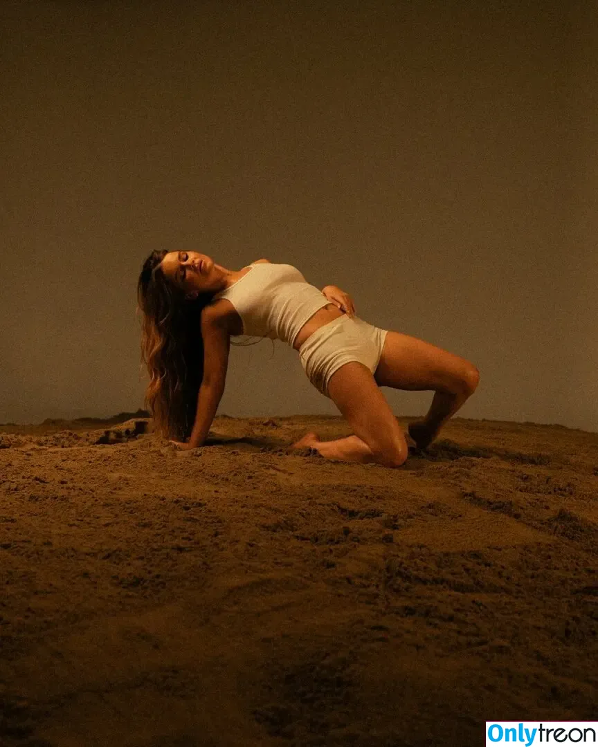 Maren Morris nude photo #0056 (marenmorris)