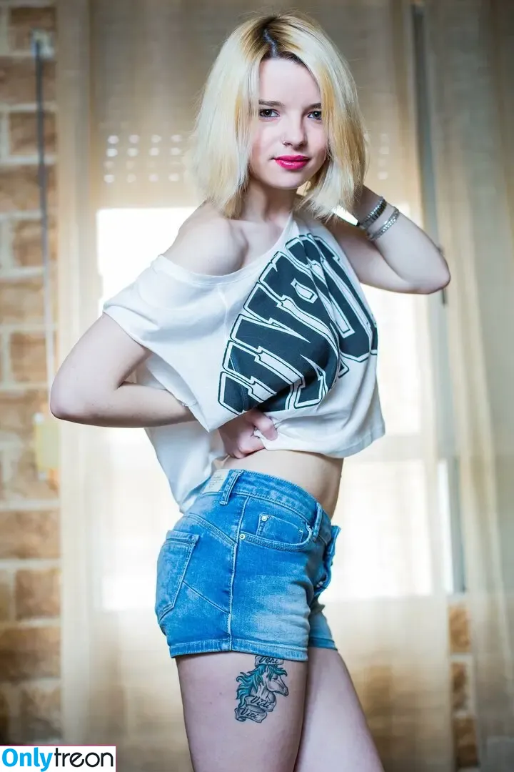 Margareth SG nude photo #0015 (Margareth SG)