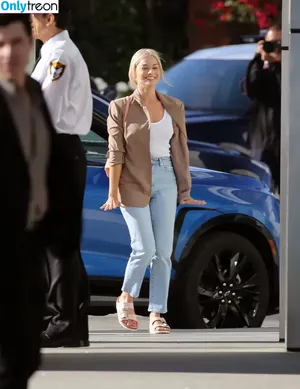 Margot Robbie / margotrobbieofficial nude photo #0228