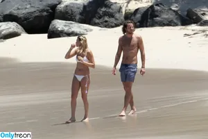 Margot Robbie / margotrobbieofficial nude photo #0304