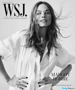 Margot Robbie / margotrobbieofficial nude photo #0398