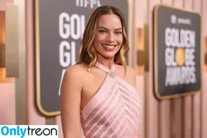 Margot Robbie / margotrobbieofficial nude photo #0538