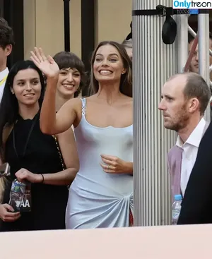 Margot Robbie / margotrobbieofficial nude photo #0594
