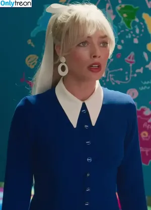 Margot Robbie / margotrobbieofficial nude photo #0782