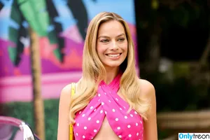 Margot Robbie / margotrobbieofficial nude photo #0816
