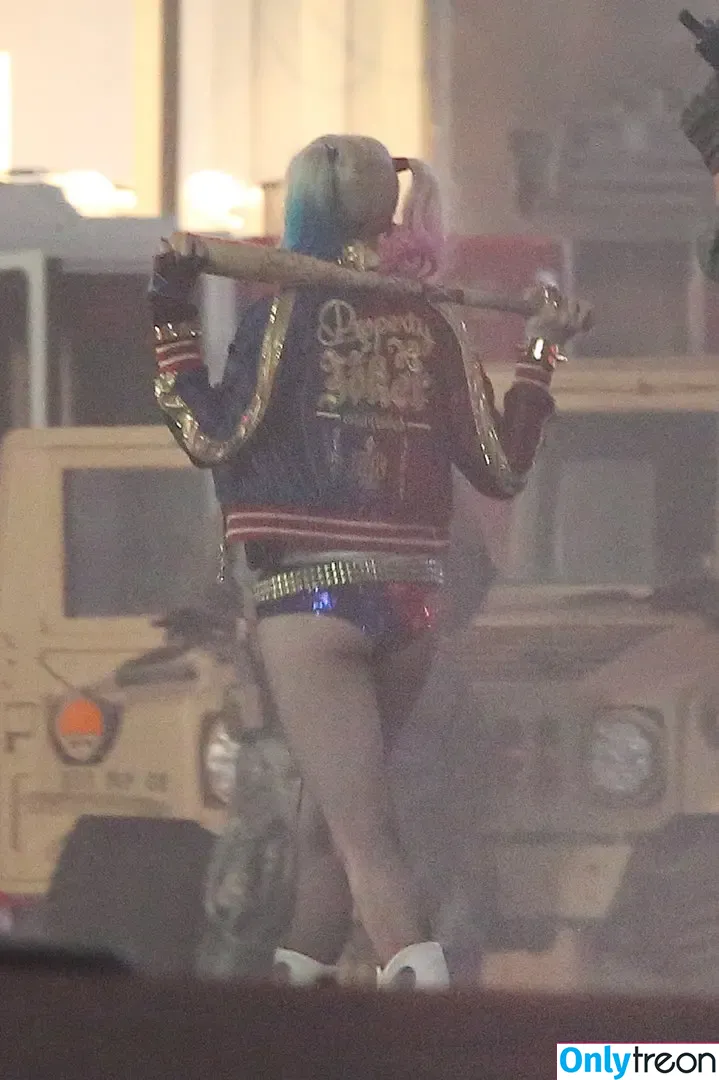 Margot Robbie nude photo #0008 (margotrobbieofficial)