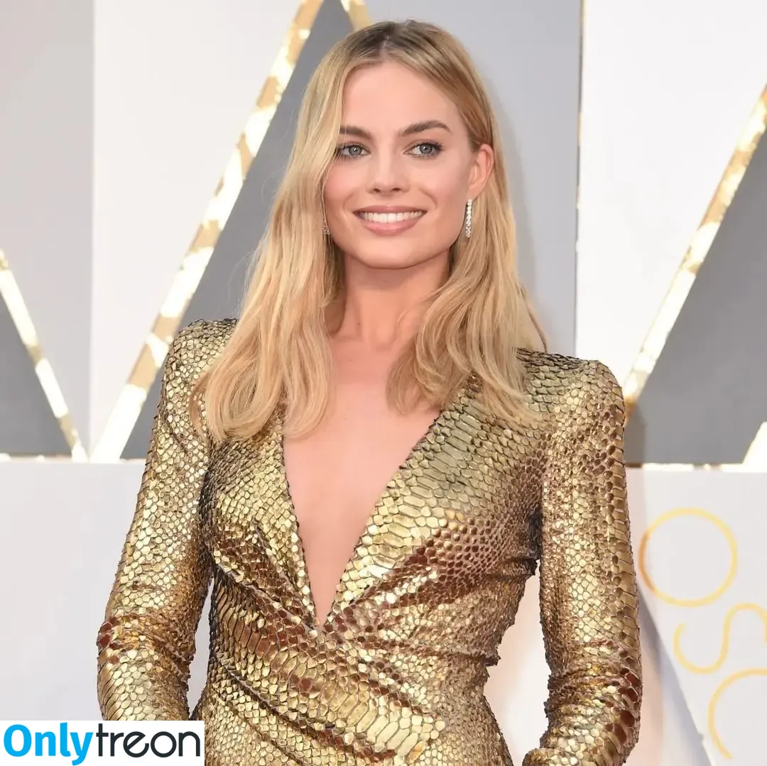Margot Robbie nude photo #0059 (margotrobbieofficial)