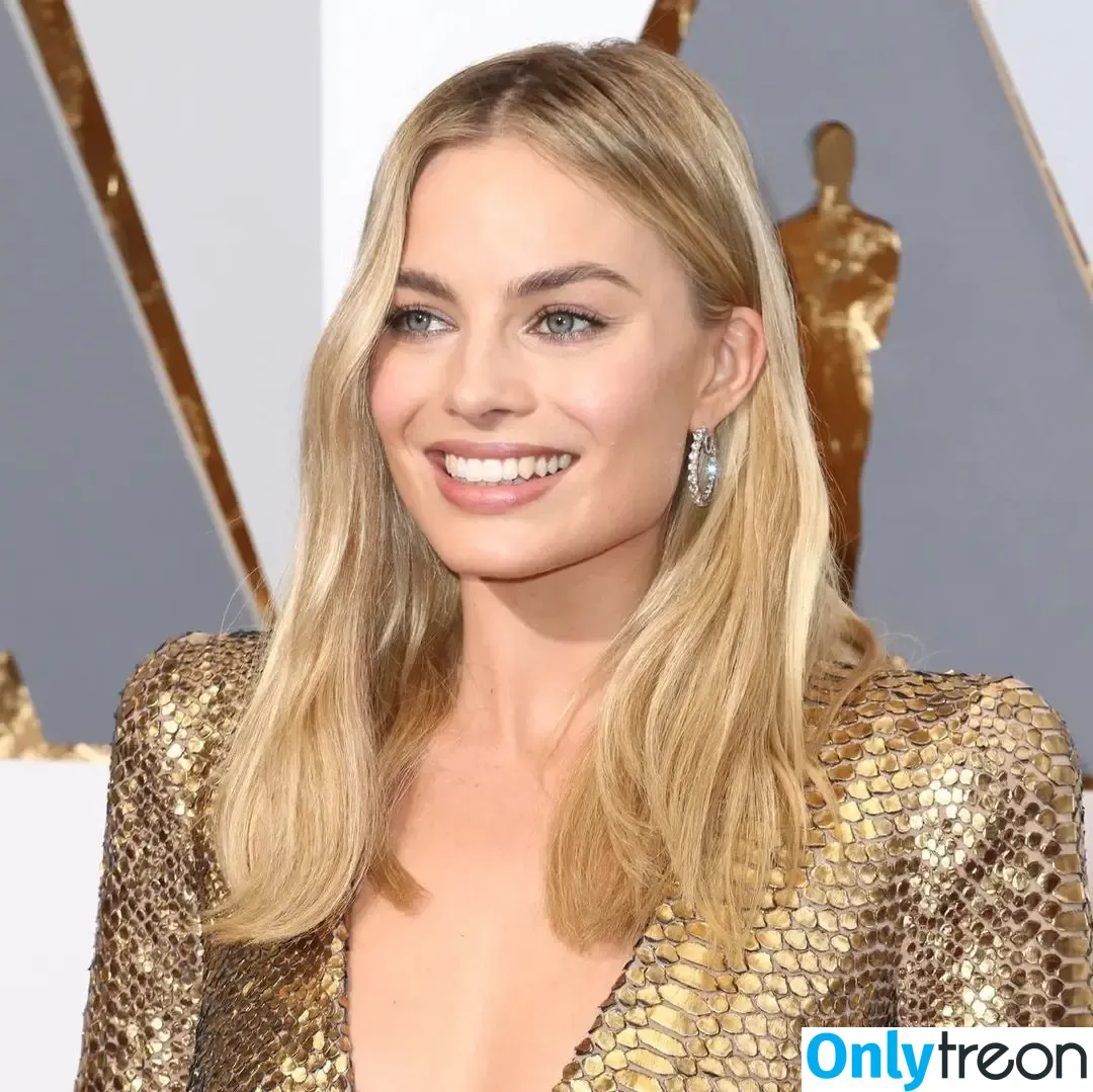 Margot Robbie nude photo #0062 (margotrobbieofficial)
