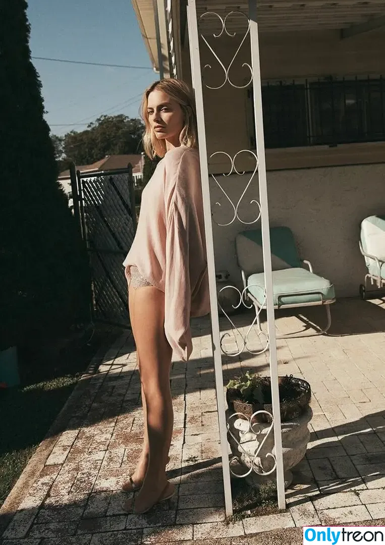 Margot Robbie nude photo #0173 (margotrobbieofficial)