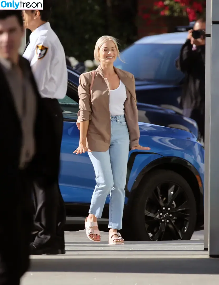 Margot Robbie nude photo #0228 (margotrobbieofficial)