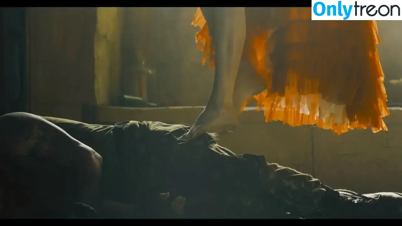 Margot Robbie nude photo #0359 (margotrobbieofficial)