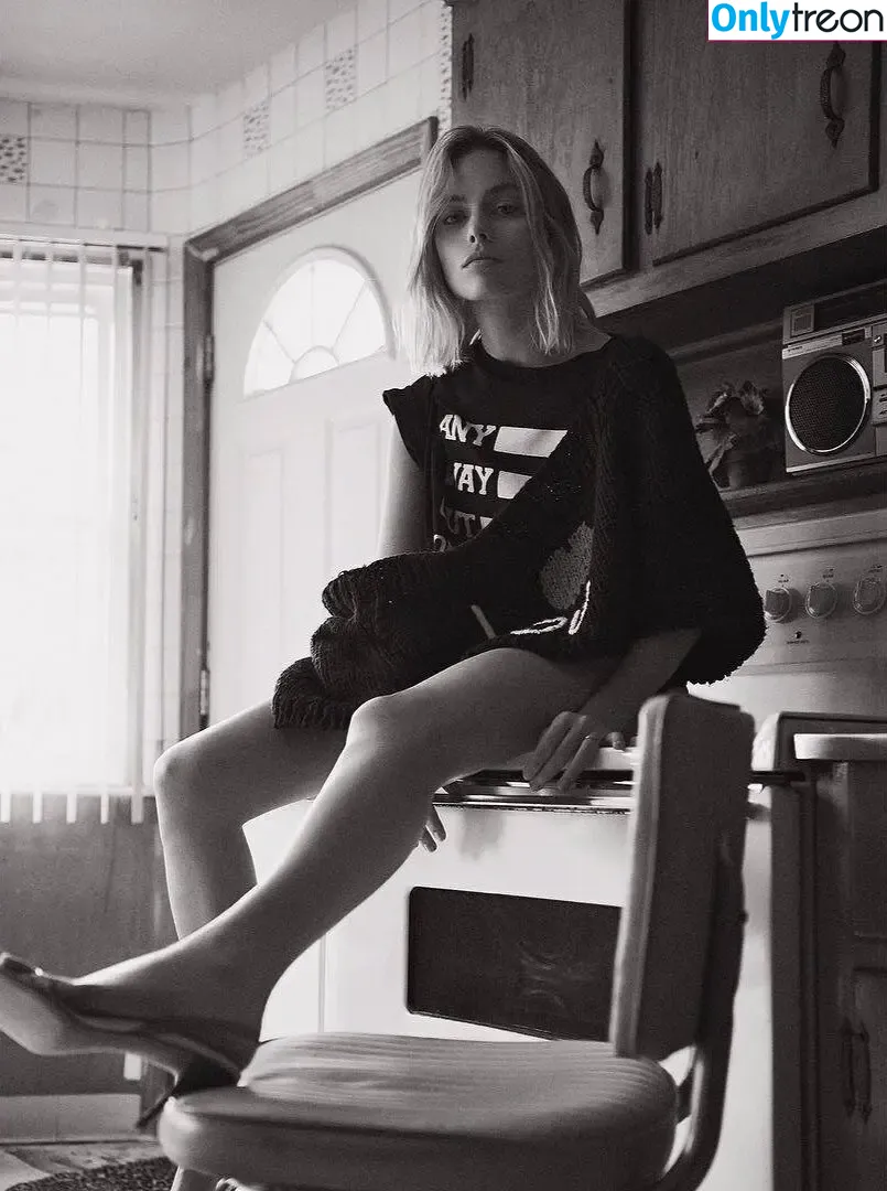 Margot Robbie nude photo #0361 (margotrobbieofficial)