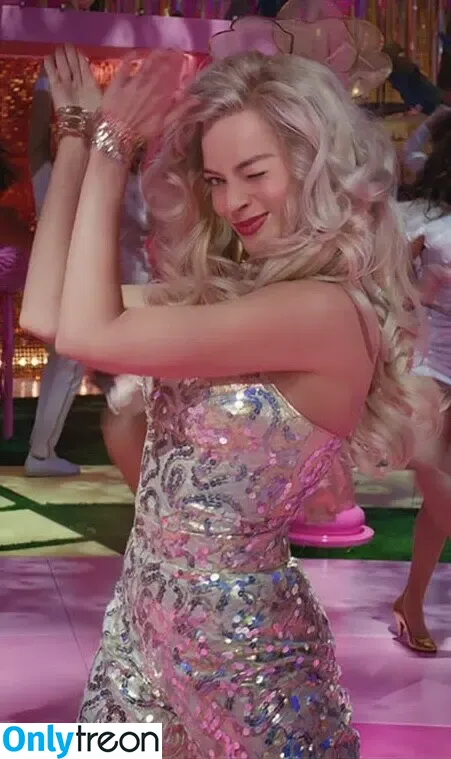 Margot Robbie nude photo #0455 (margotrobbieofficial)