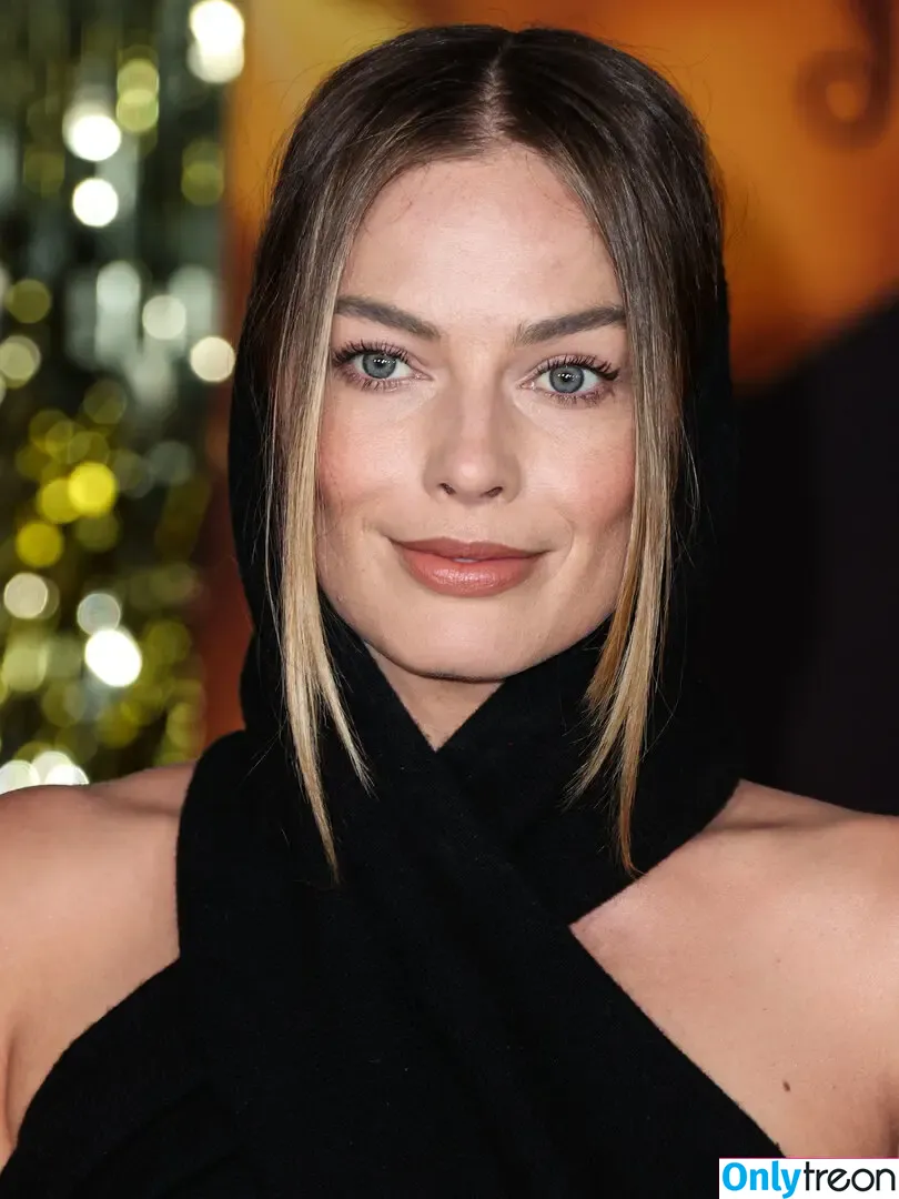 Margot Robbie nude photo #0471 (margotrobbieofficial)