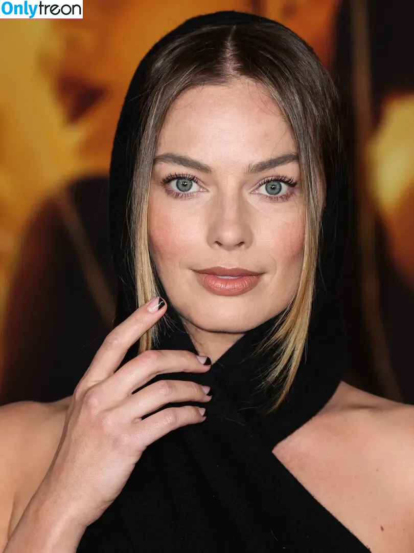 Margot Robbie nude photo #0473 (margotrobbieofficial)