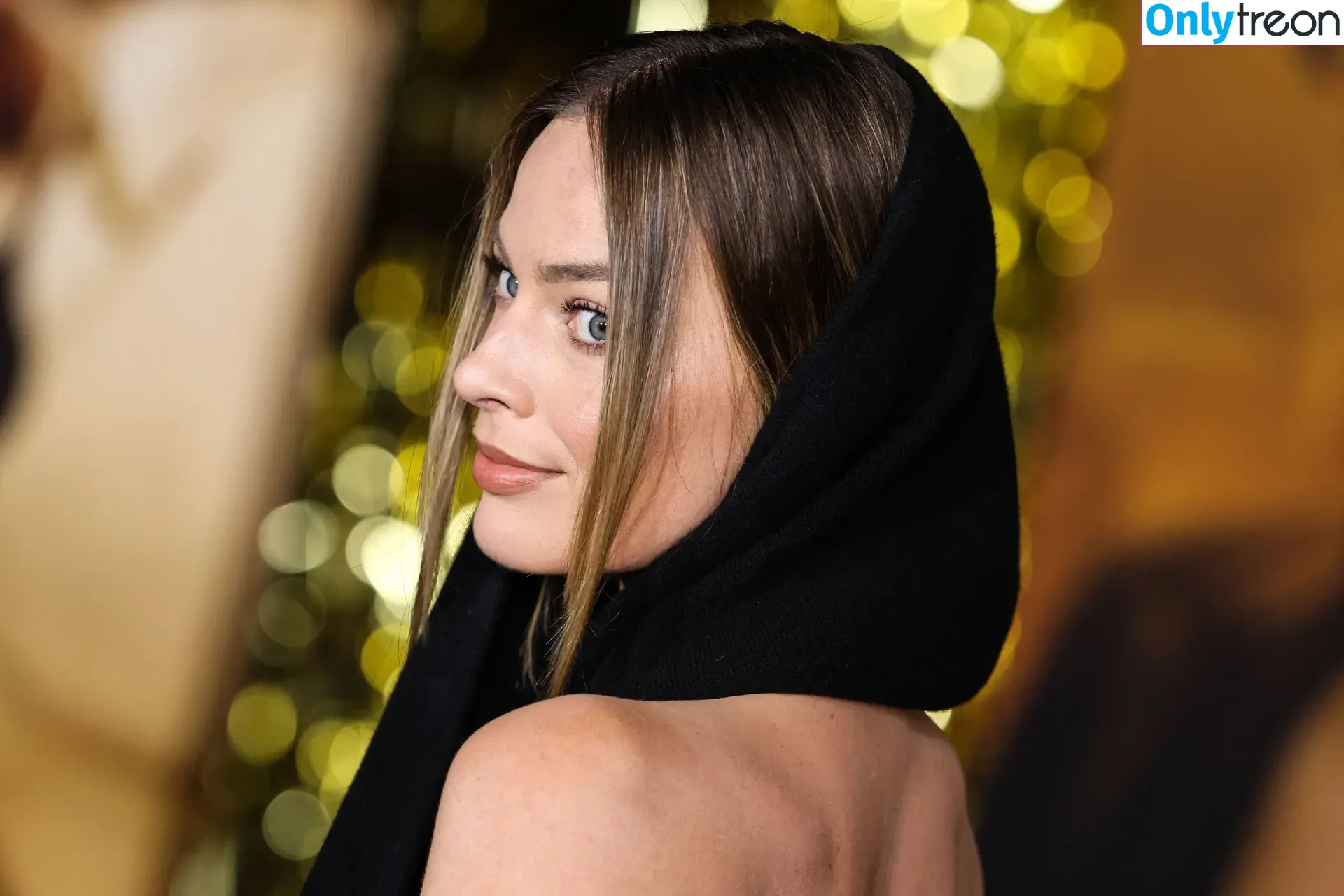 Margot Robbie nude photo #0485 (margotrobbieofficial)