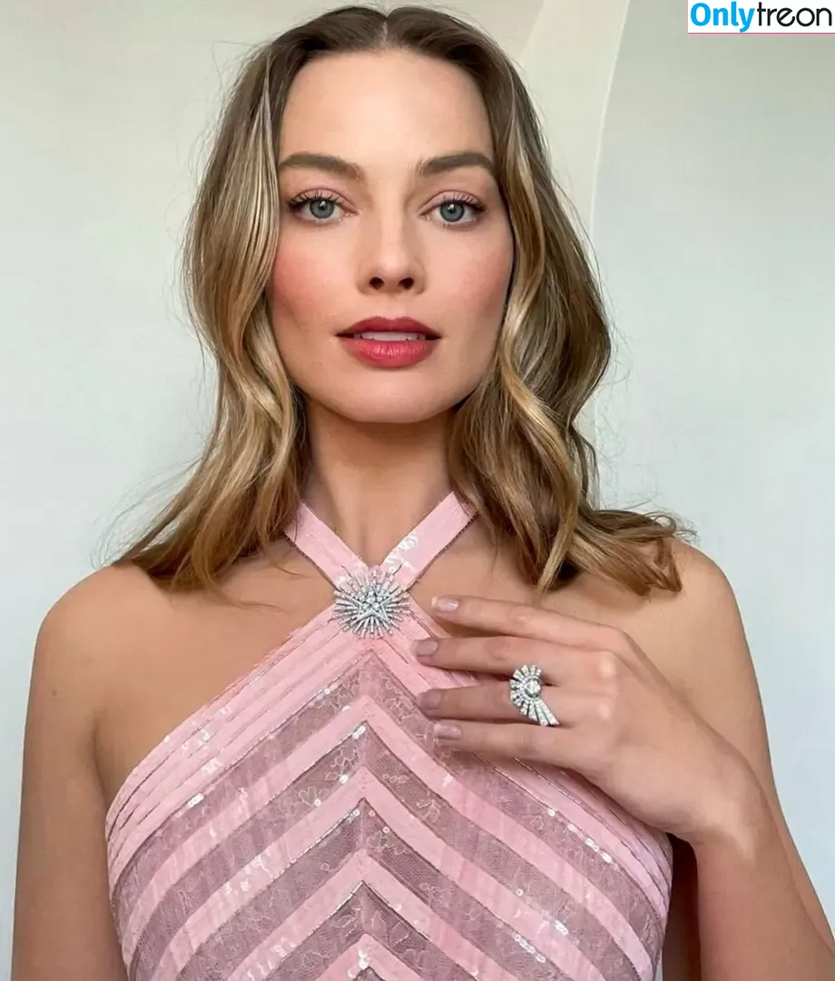 Margot Robbie nude photo #0546 (margotrobbieofficial)