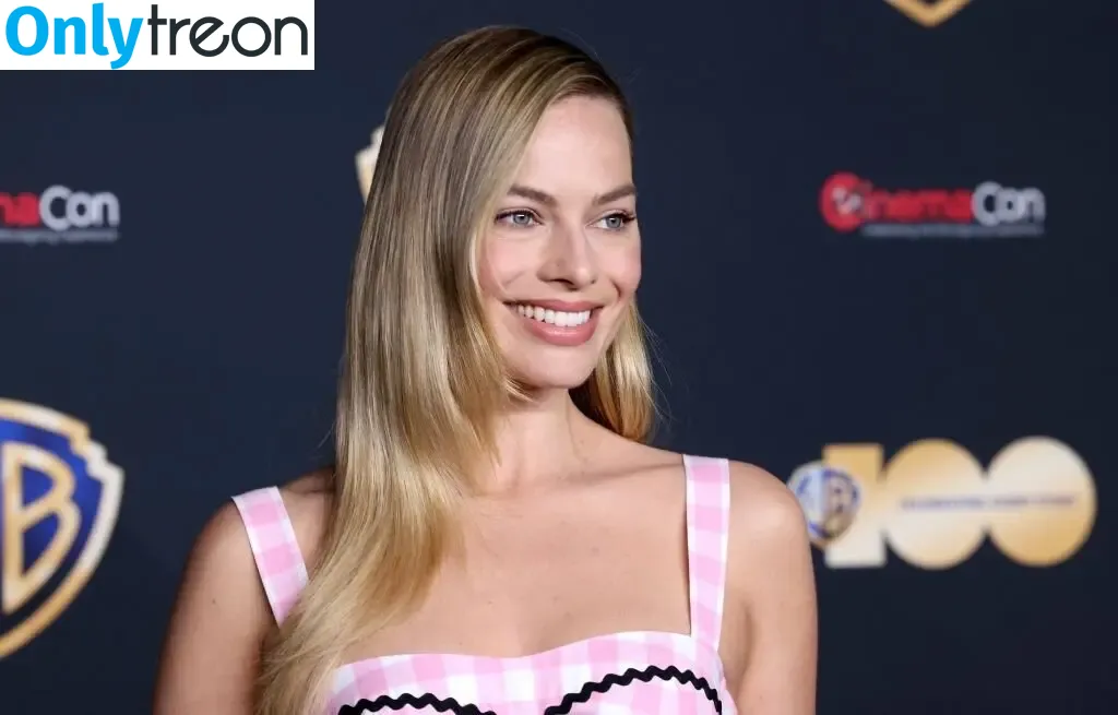 Margot Robbie nude photo #0687 (margotrobbieofficial)