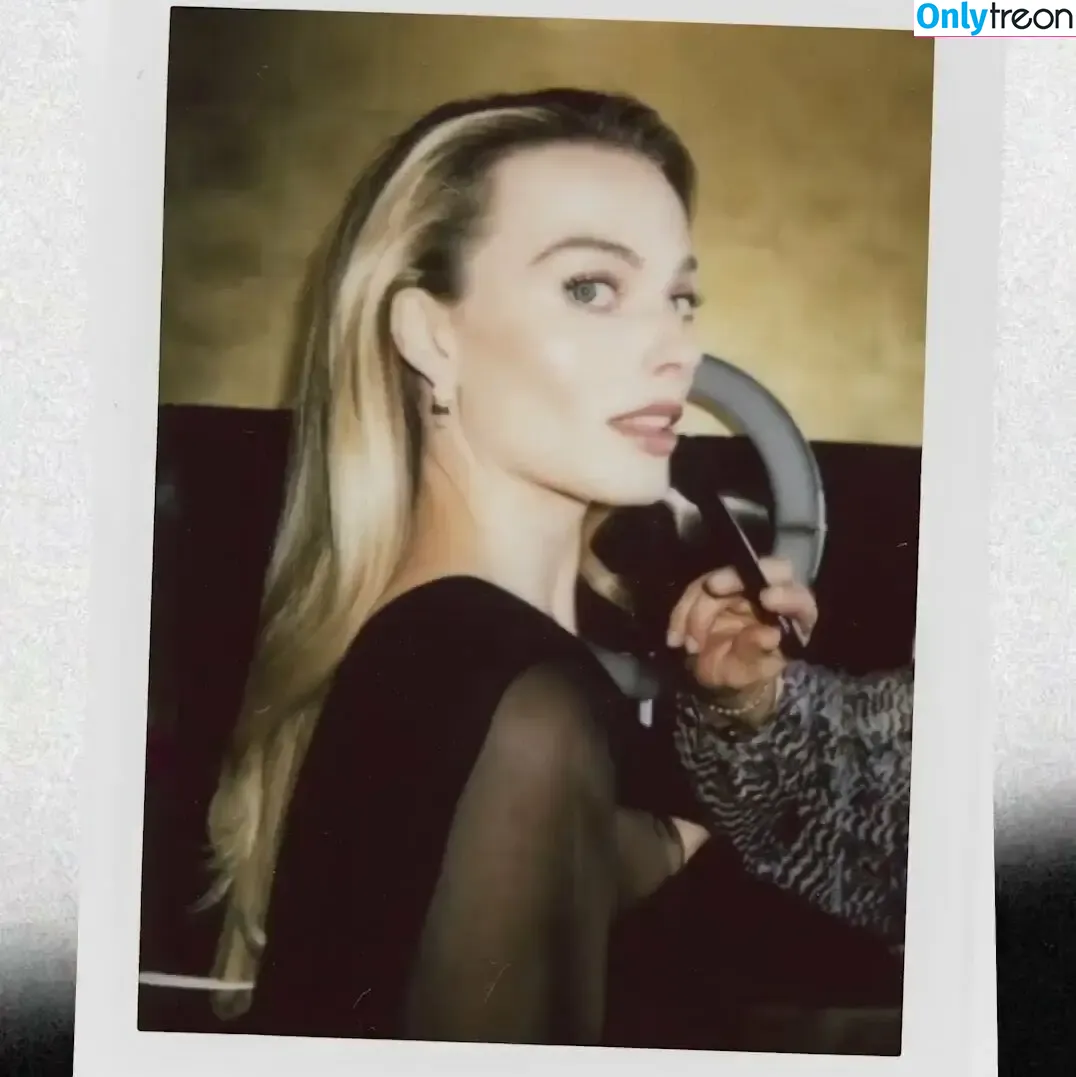 Margot Robbie nude photo #0716 (margotrobbieofficial)