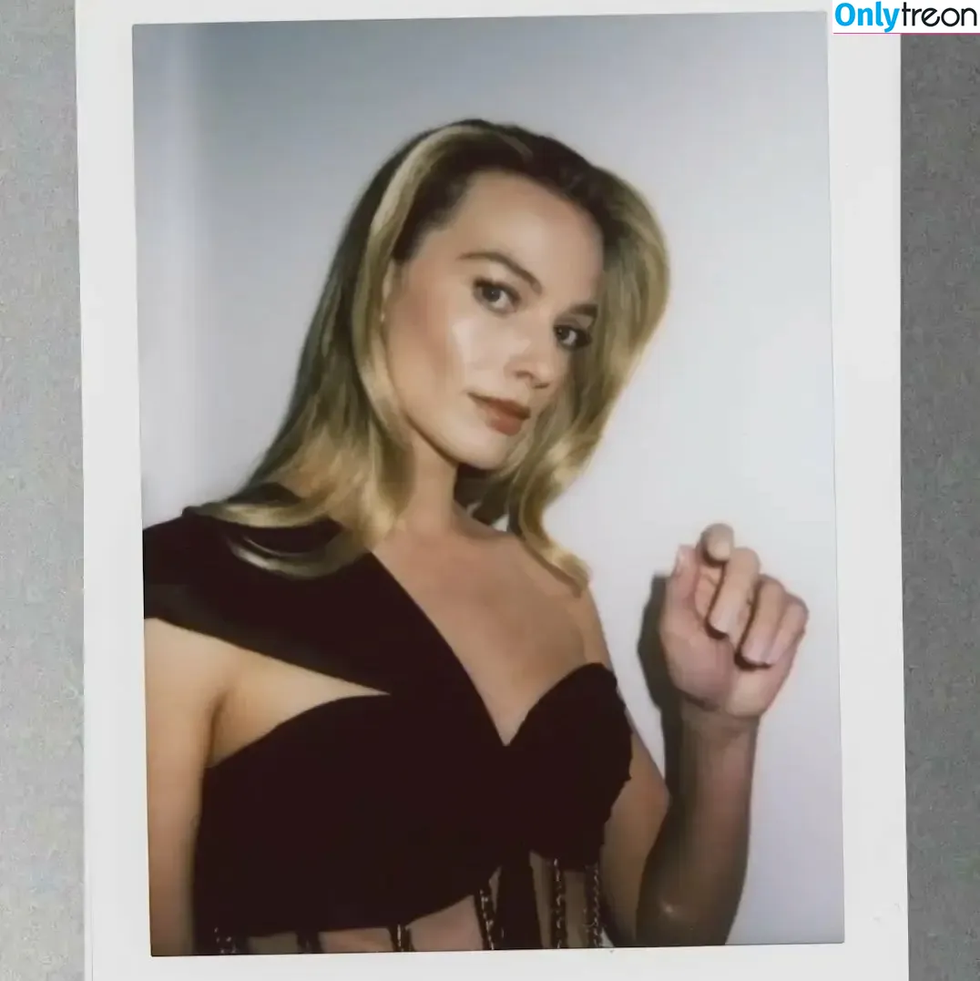 Margot Robbie nude photo #0719 (margotrobbieofficial)