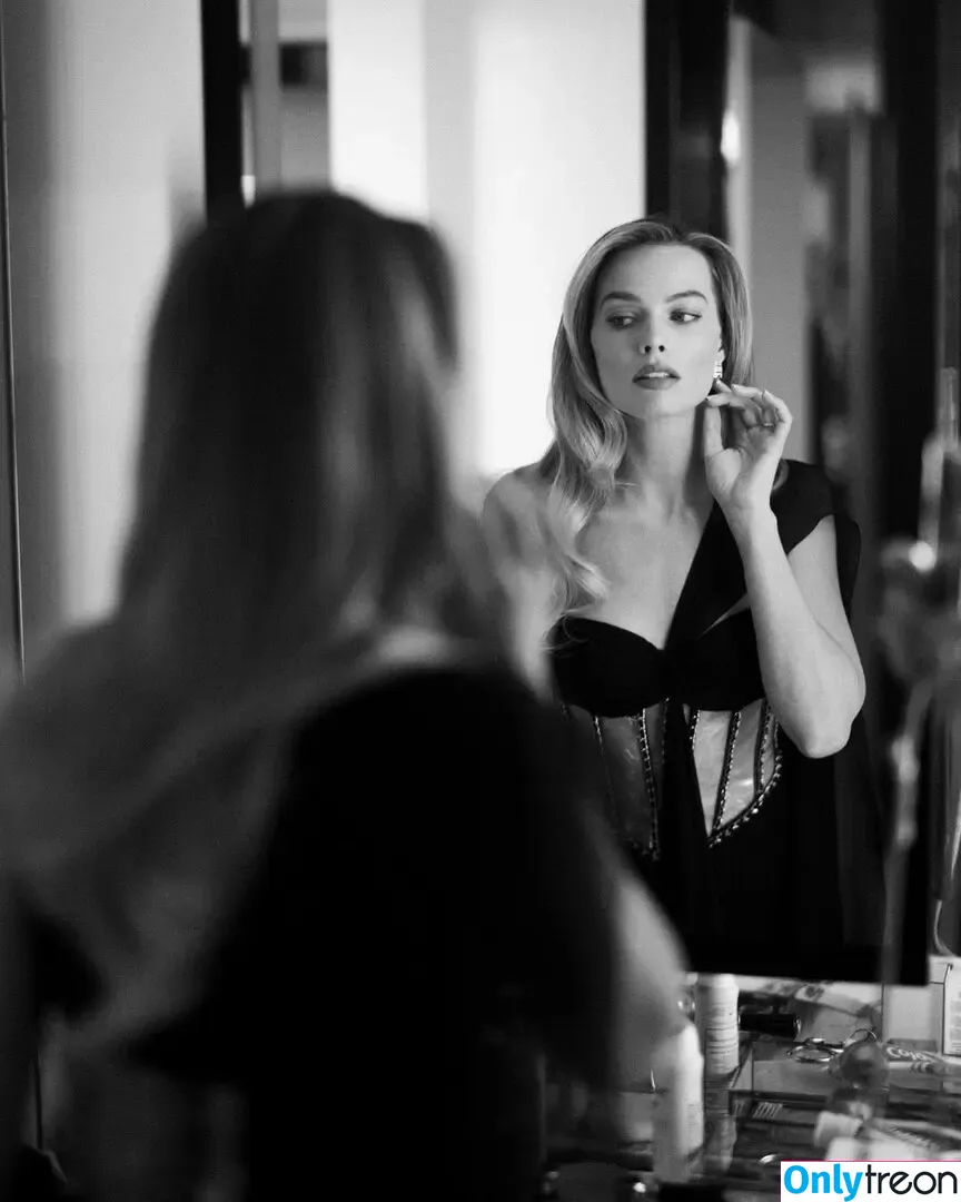 Margot Robbie nude photo #0723 (margotrobbieofficial)