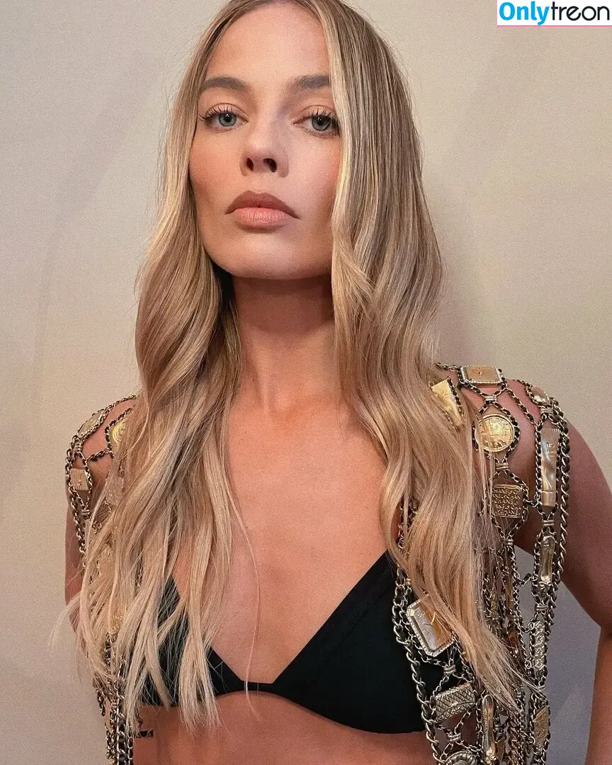 Margot Robbie nude photo #0733 (margotrobbieofficial)