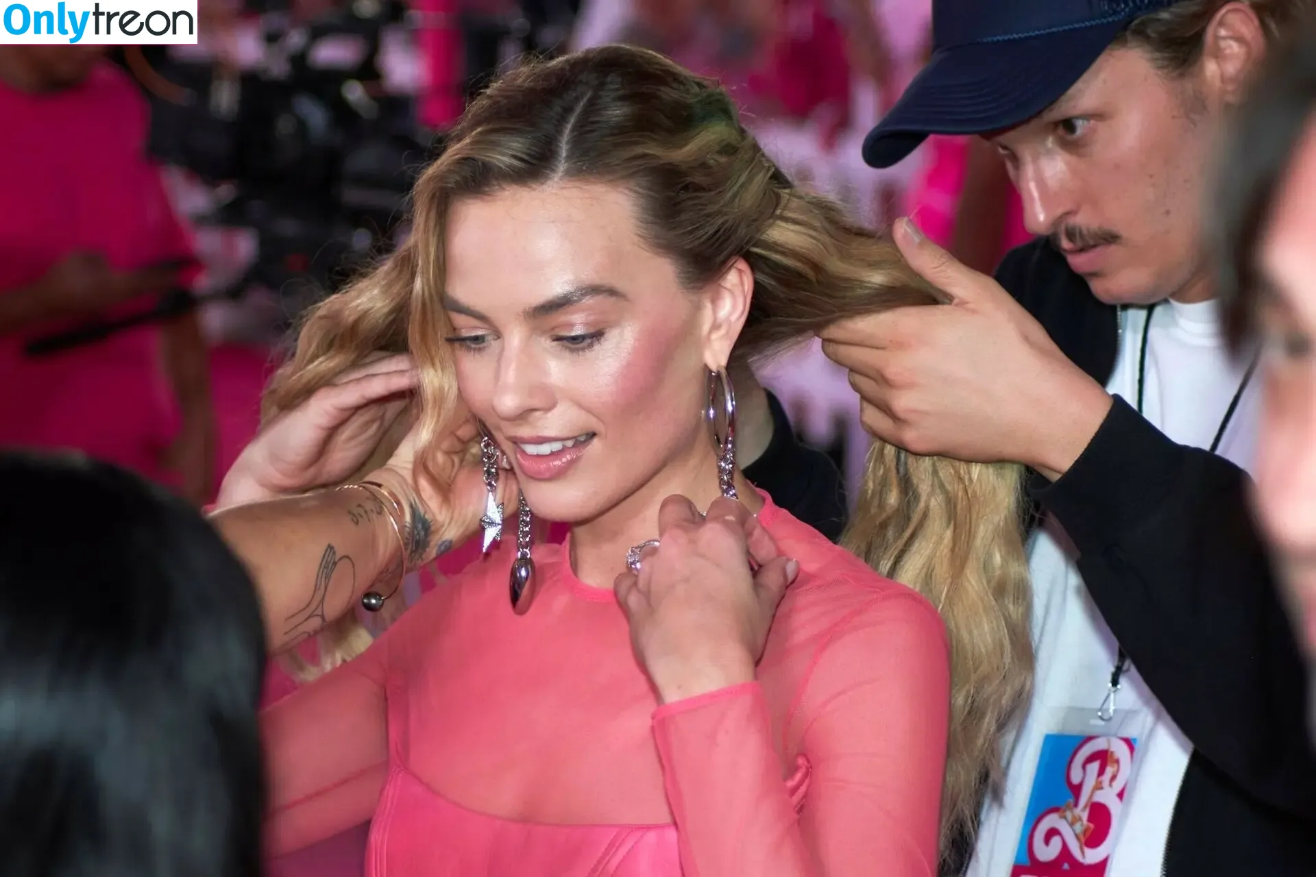 Margot Robbie nude photo #0972 (margotrobbieofficial)