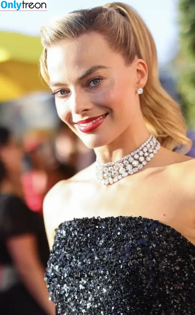 Margot Robbie nude photo #0995 (margotrobbieofficial)