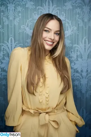 Margot Robbie / margotrobbieofficial nude photo #1289