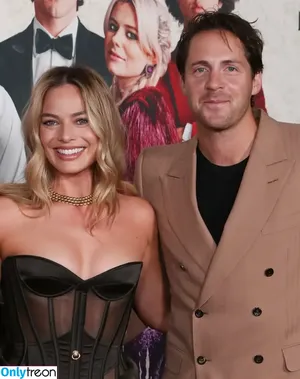 Margot Robbie / margotrobbieofficial nude photo #1347