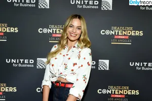 Margot Robbie / margotrobbieofficial nude photo #1408