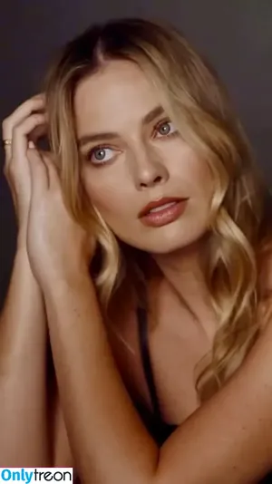 Margot Robbie / margotrobbieofficial nude photo #1522