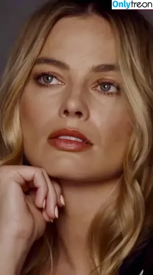 Margot Robbie / margotrobbieofficial nude photo #1523