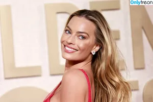 Margot Robbie / margotrobbieofficial nude photo #1584