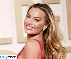 Margot Robbie / margotrobbieofficial nude photo #1589