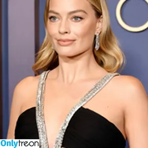 Margot Robbie / margotrobbieofficial nude photo #1630