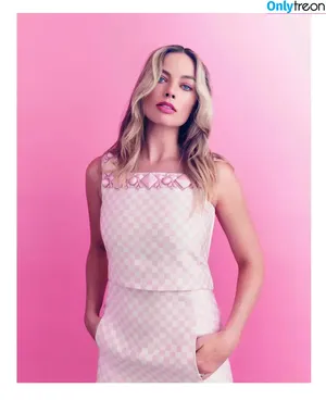 Margot Robbie / margotrobbieofficial nude photo #1651