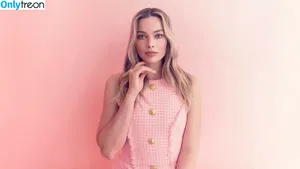 Margot Robbie / margotrobbieofficial nude photo #1653