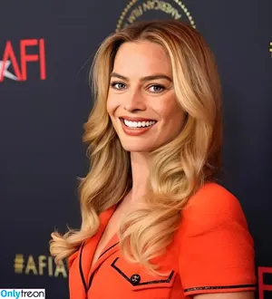 Margot Robbie / margotrobbieofficial nude photo #1673